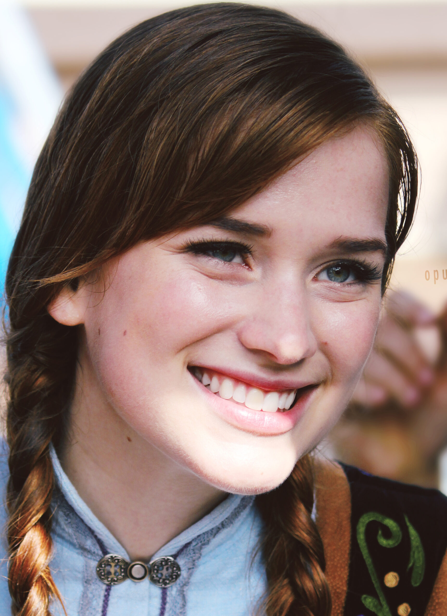 The Wealthy World of Elizabeth Lail Net Worth Uncovered Smagazinego
