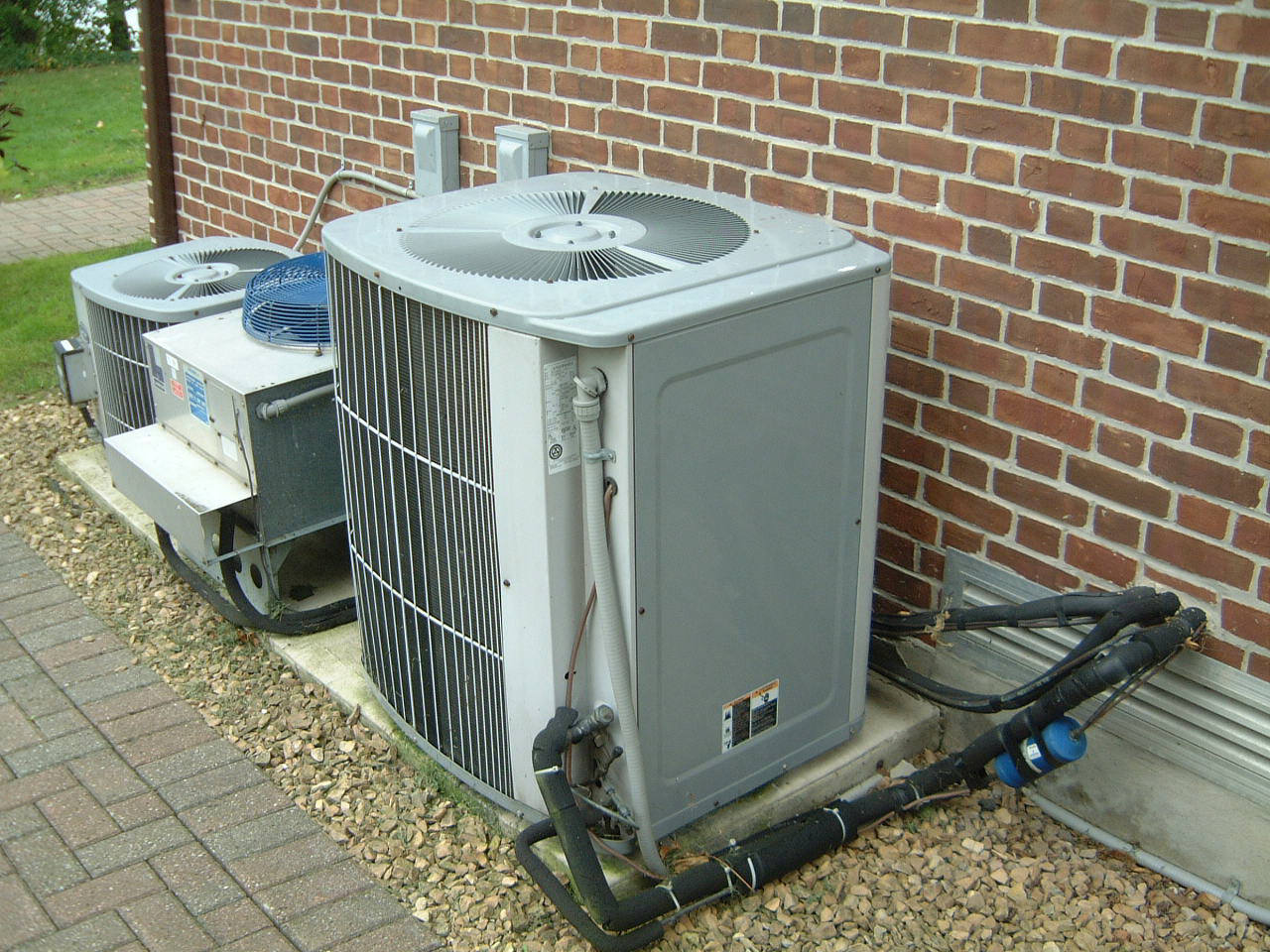 Stay Cool and Calm: The Key to Reliable Aircon Servicing in Singapore 
