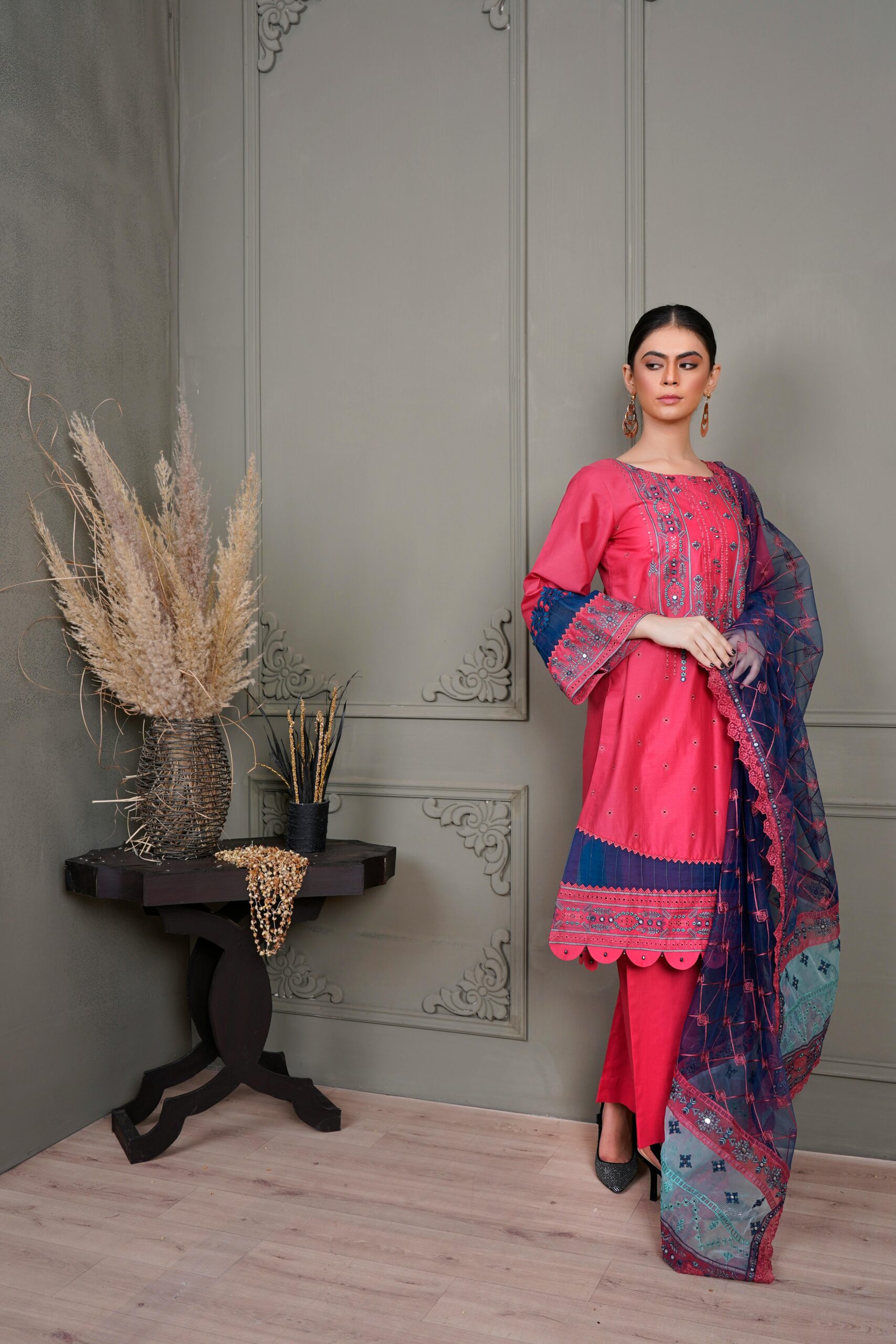 How to Buy High-Quality Pakistani Dresses Online in the UK 