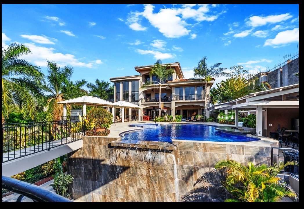 The Ultimate Bachelor Party Guide to Jaco Party Villas 