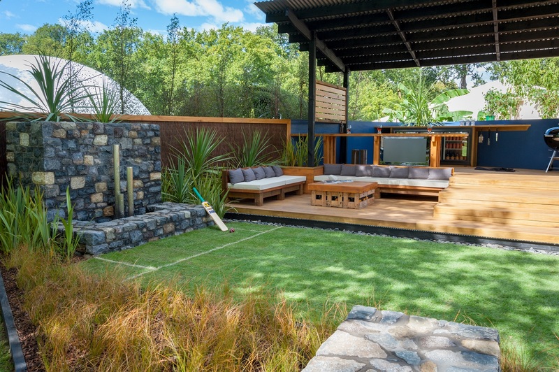 Creating a Safe and Stylish Outdoor Space with Fencing 