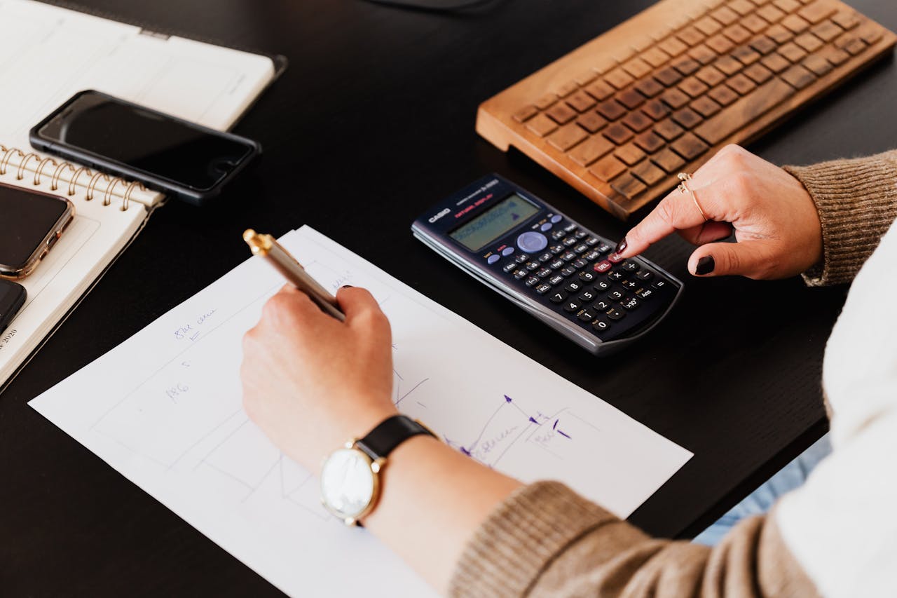The Top Benefits of Outsourcing Your Small Business Bookkeeping