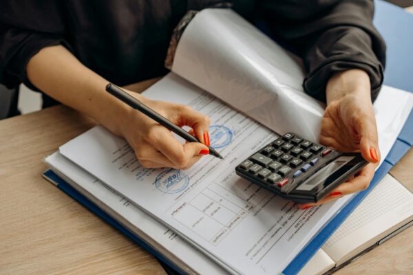 How Tax Accountants Use Bookkeeping Data To Maximize Deductions