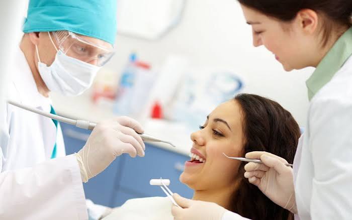 4 Early Indicators Your Dentist Can Spot Before You Feel Discomfort