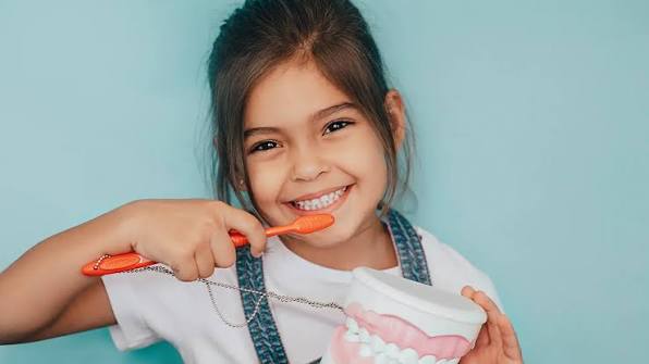 How Pediatric Dentists And Orthodontists Manage Delayed Loss Of Baby Teeth